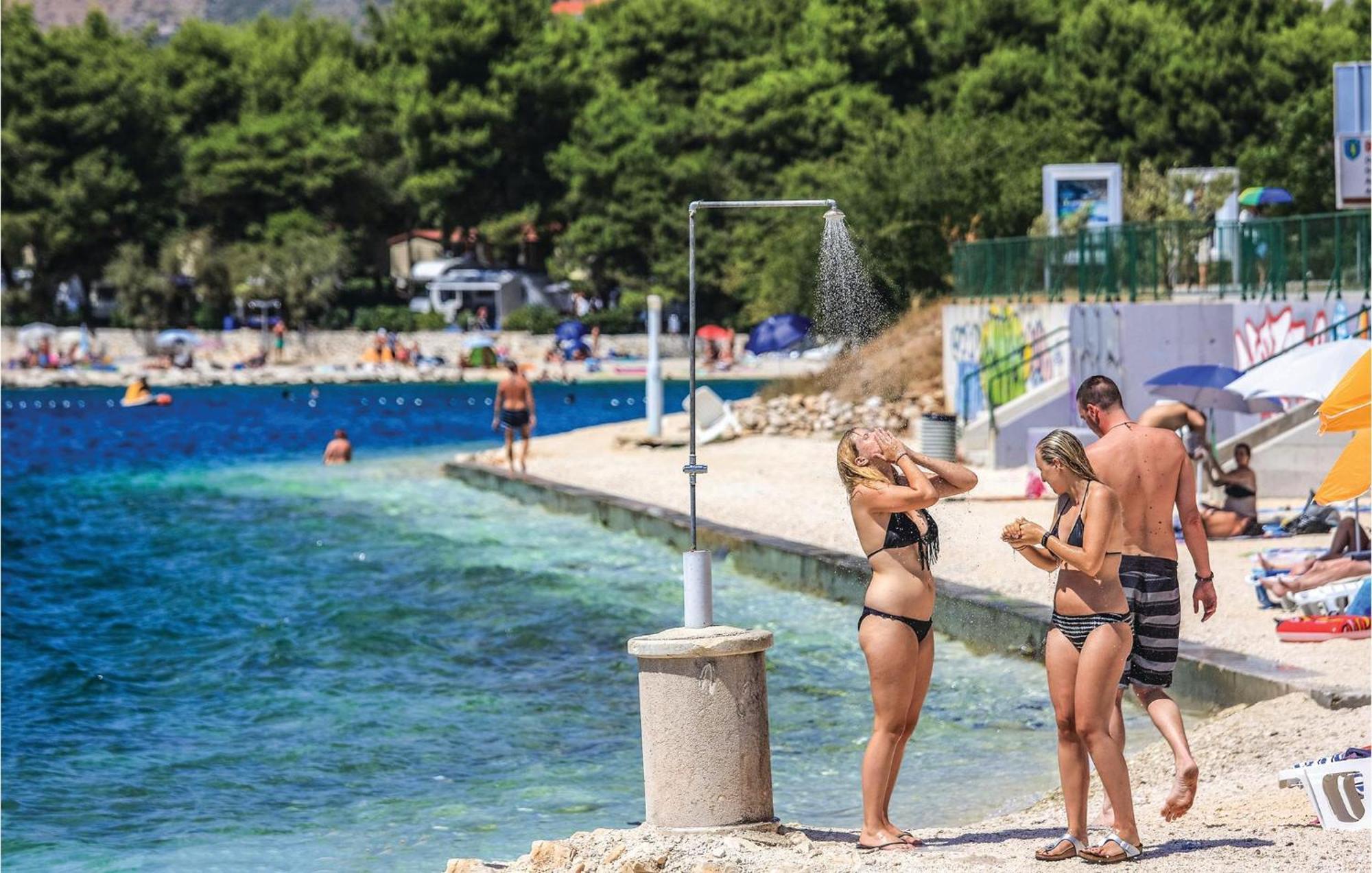 1 Bedroom Stunning Apartment In Okrug Gornji Trogir Kültér fotó